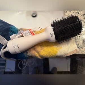 Bondi Boost hair dryer brush EUC